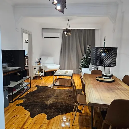 Saint John Apartman *